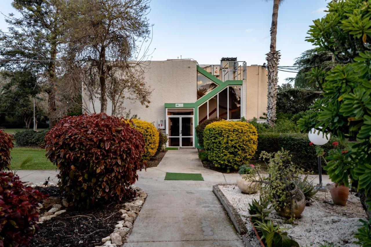 Nes Ammim Hotel Exterior foto